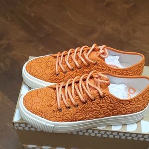Unique Desigual low top street flower orange sneakers. Size 9
